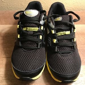 Boys Saucony shoes, size 2.